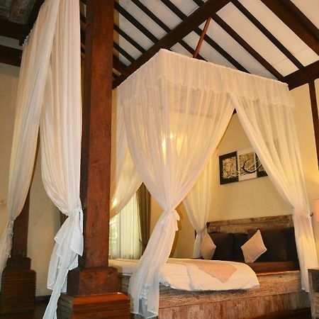 Joglo Villa Bali Penatih Exterior photo