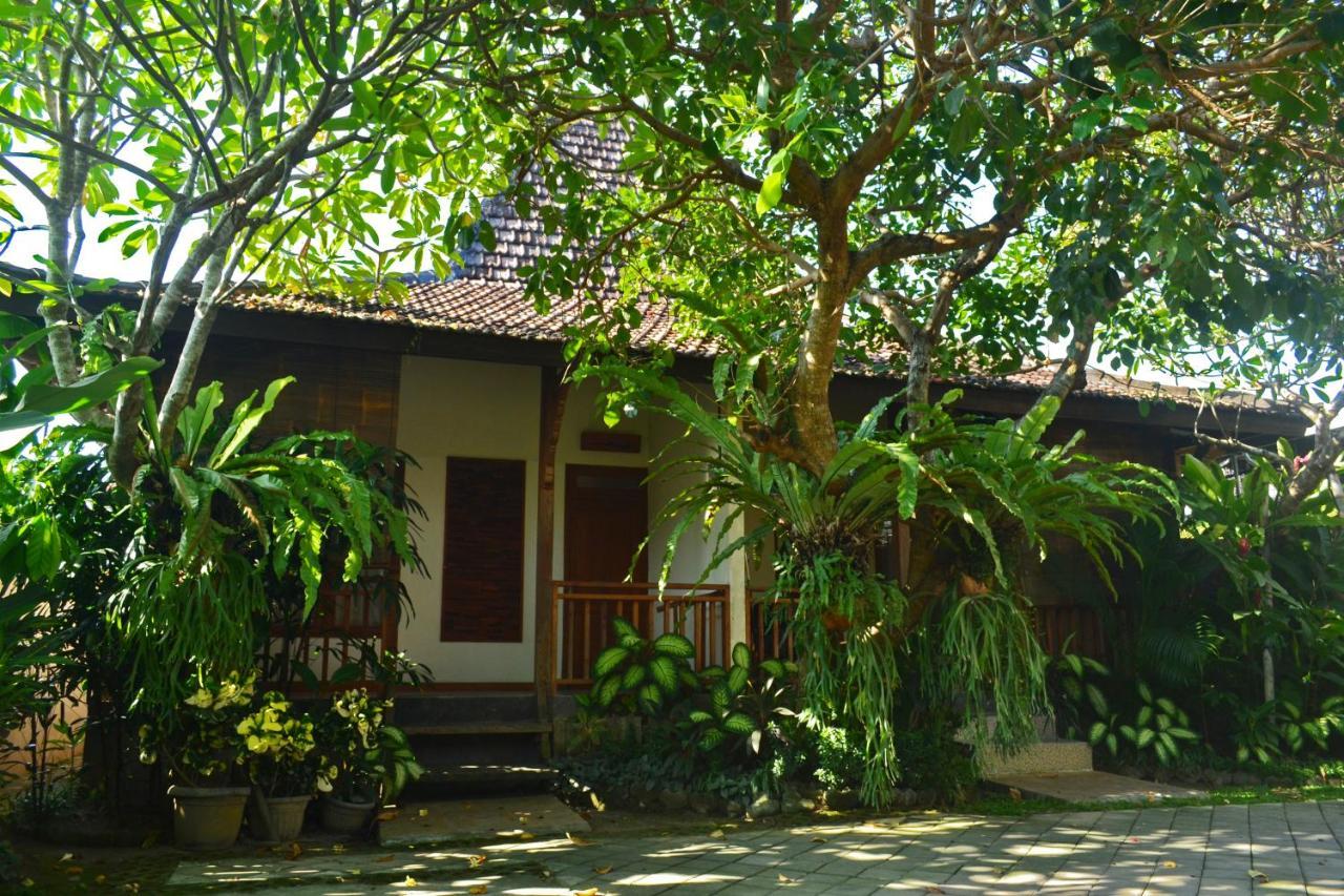 Joglo Villa Bali Penatih Exterior photo