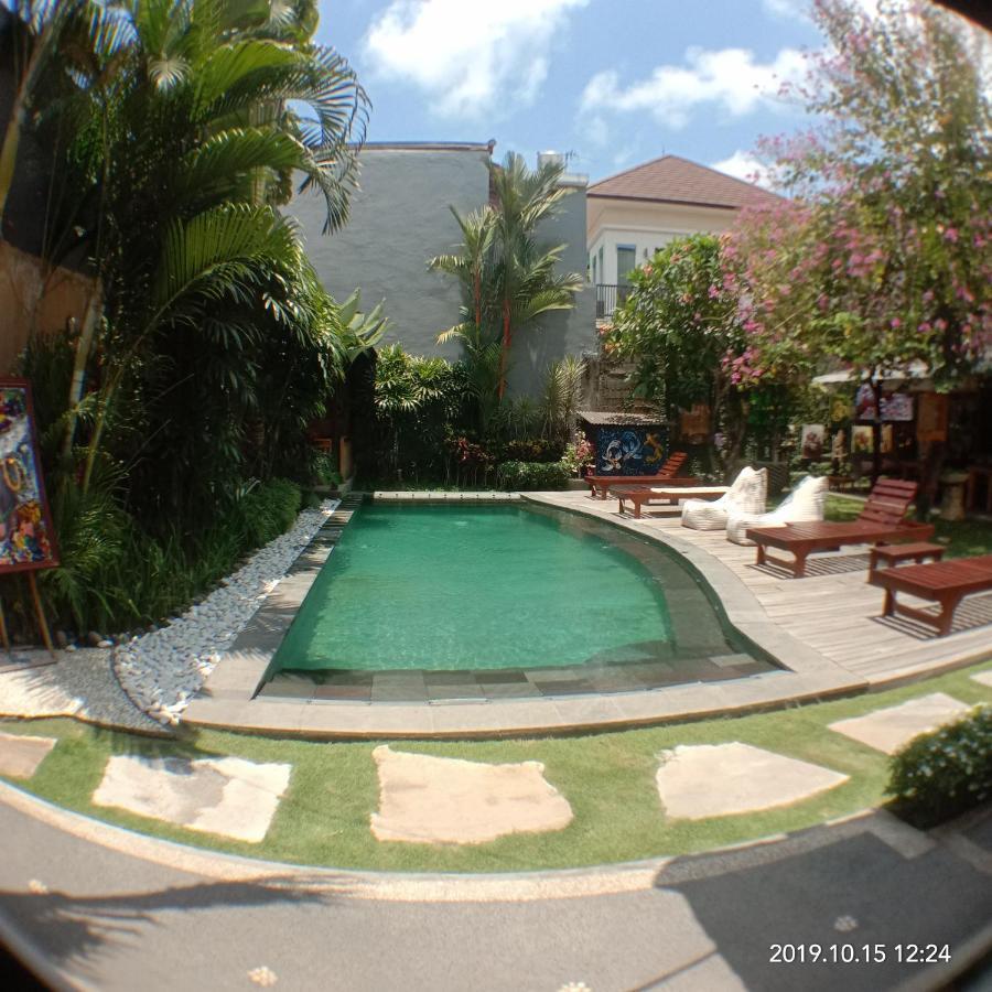 Joglo Villa Bali Penatih Exterior photo