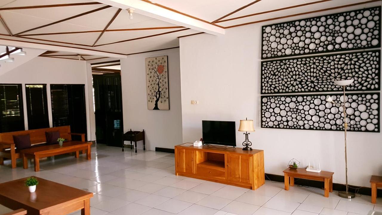 Joglo Villa Bali Penatih Exterior photo
