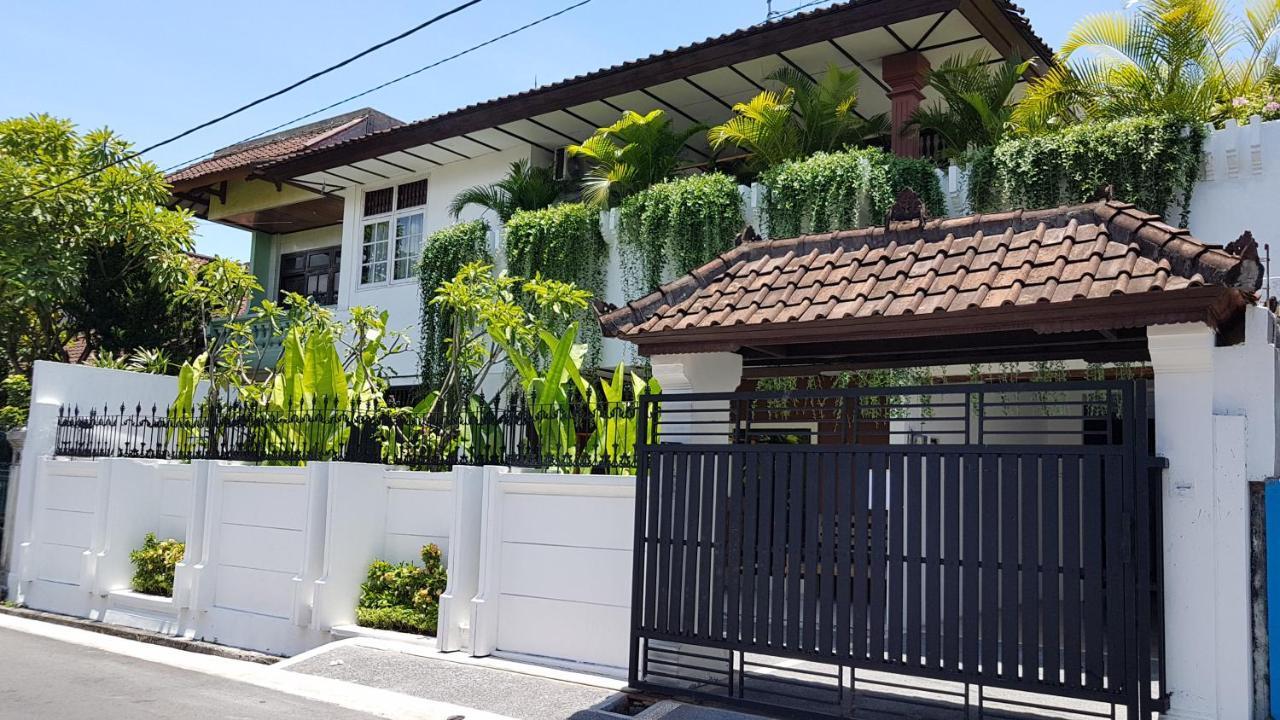 Joglo Villa Bali Penatih Exterior photo